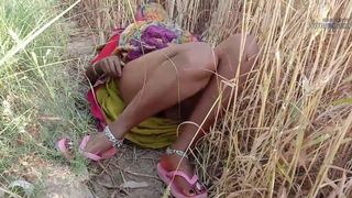 Индус в поле прокатил на своём члене соседскую женщину